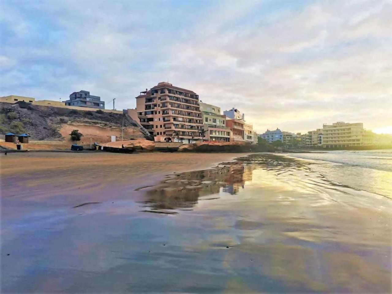 Rentenerife El Medano Beach Life Exterior photo