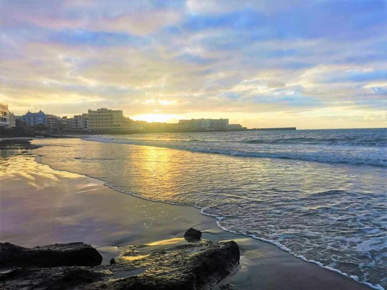 Rentenerife El Medano Beach Life Exterior photo